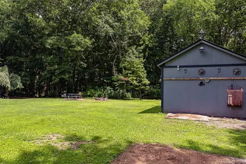 Exterior - 142 Mill St, Wallkill, NY 12589 photo 18 of 19