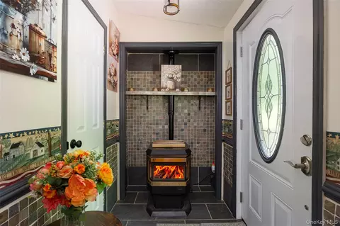 Entry Way - 142 Mill St, Wallkill, NY 12589 photo 1 of 1
