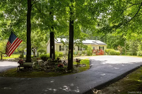 Exterior - 142 Mill St, Wallkill, NY 12589 photo 15 of 19