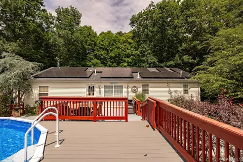 Exterior - 142 Mill St, Wallkill, NY 12589 photo 8 of 19