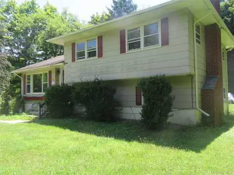 712 California Ave, Middletown, NY 10940