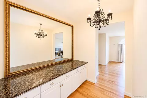 Entry Way - 3 Dover Ct, Wading River, NY 11792 photo 5 of 5