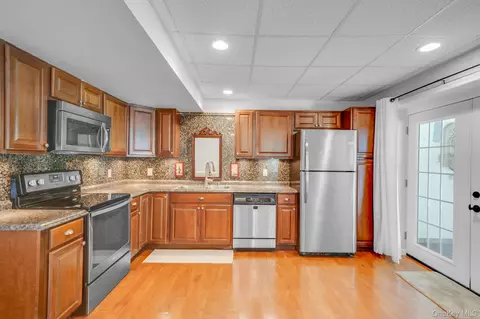 Kitchen - 3 Dover Ct, Wading River, NY 11792 photo 3 of 3
