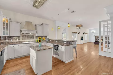 Kitchen - 3 Dover Ct, Wading River, NY 11792 photo 1 of 3