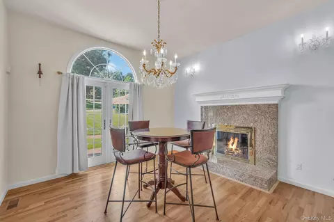 Dining - 3 Dover Ct, Wading River, NY 11792 photo 2 of 3