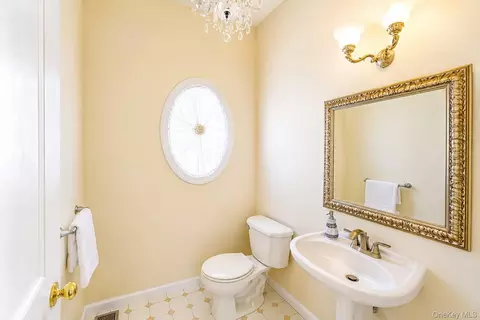 Bath - 3 Dover Ct, Wading River, NY 11792 photo 1 of 4