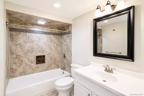 Bath - 3 Dover Ct, Wading River, NY 11792 photo 3 of 4