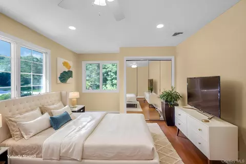 Bedroom - 3 Dover Ct, Wading River, NY 11792 photo 6 of 8