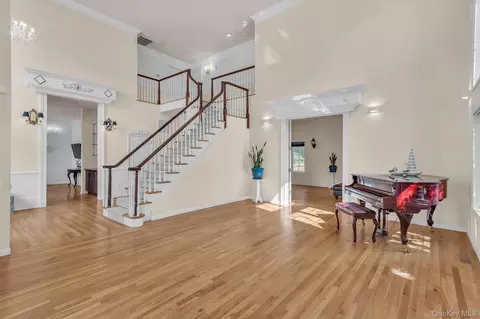 Entry Way - 3 Dover Ct, Wading River, NY 11792 photo 2 of 5
