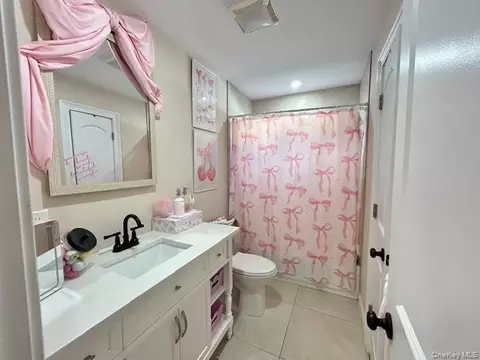 Bath - 32 Morris Ave, Patchogue, NY 11772 photo 2 of 2