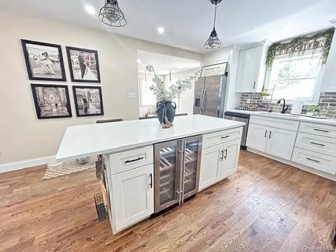 Kitchen - 32 Morris Ave, Patchogue, NY 11772 photo 1 of 4
