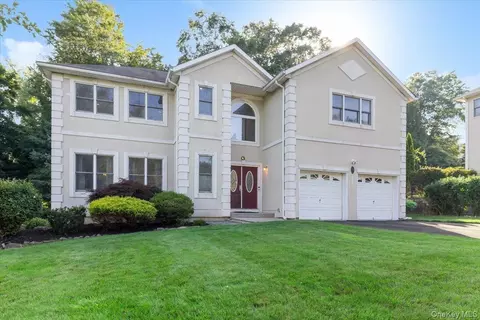 5 Dennis Mchugh Ct, Orangetown, NY 10983
