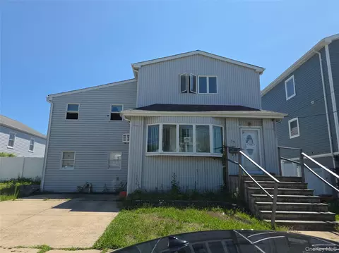 39 Kent Rd, Island Park, NY 11558