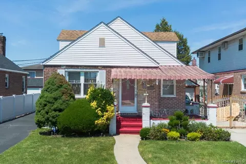 125 Sterling Rd, Elmont, NY 11003