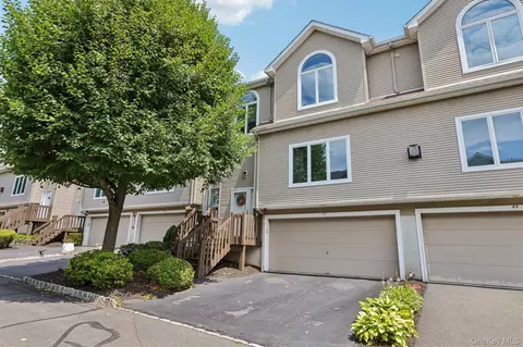 47 Leif Blvd, Clarkstown, NY 10920