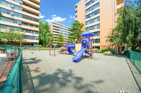 Exterior - 162-31 9th Ave #7D, New York, NY 11357 photo 6 of 6