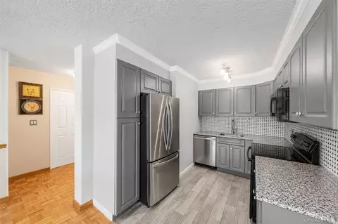 Kitchen - 162-31 9th Ave #7D, New York, NY 11357 photo 2 of 2