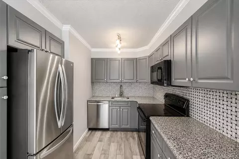 Kitchen - 162-31 9th Ave #7D, New York, NY 11357 photo 1 of 2