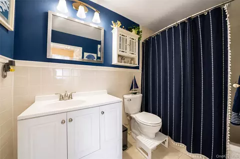 Bath - 162-31 9th Ave #7D, New York, NY 11357 photo 1 of 1