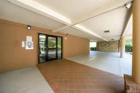 Exterior - 162-31 9th Ave #7D, New York, NY 11357 photo 3 of 6