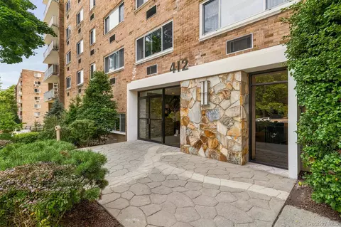 412 Benedict Ave #3B, Greenburgh, NY 10591