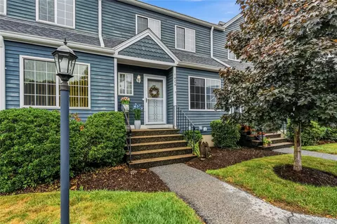 1404 Scarborough Dr, Southeast, NY 10509