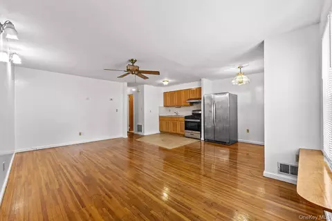 204-20 45th Dr, New York, NY 11361