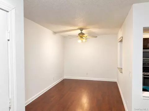 Living - 41 Huntington Cir #41, Peekskill, NY 10566 photo 3 of 4