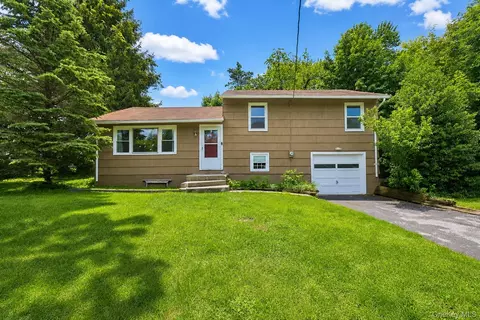 26 Willow Pl, Middletown, NY 10940
