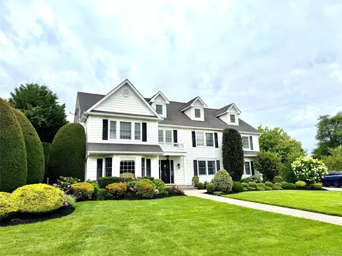120 Ocean Ave, Massapequa, NY 11758