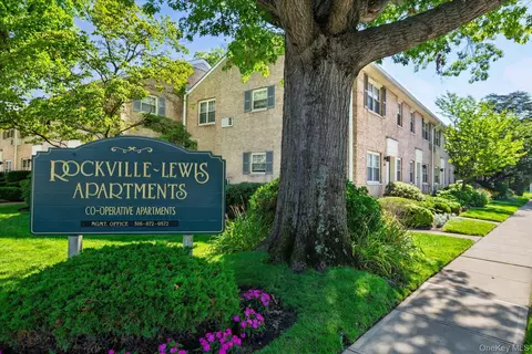411 Merrick #A, Rockville Centre, NY 11570