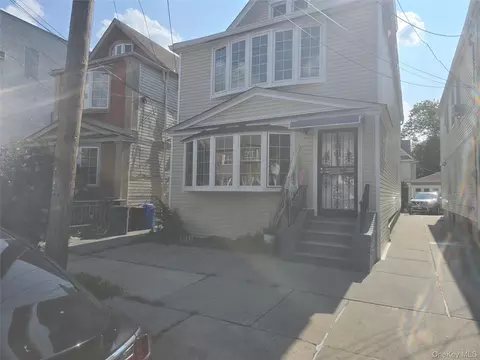 8632 122nd St, New York, NY 11418