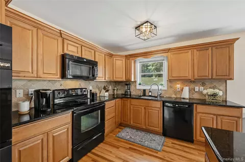 Kitchen - 18 Hickory Pl, Wallkill, NY 10941 photo 4 of 4