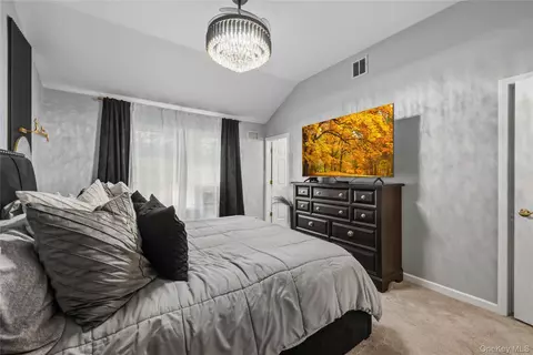 Bedroom - 18 Hickory Pl, Wallkill, NY 10941 photo 2 of 7