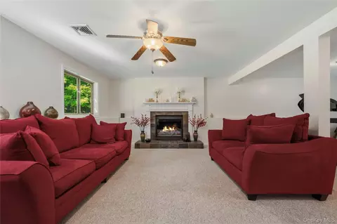 Living - 18 Hickory Pl, Wallkill, NY 10941 photo 4 of 4