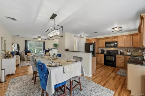 Dining - 18 Hickory Pl, Wallkill, NY 10941 photo 2 of 2