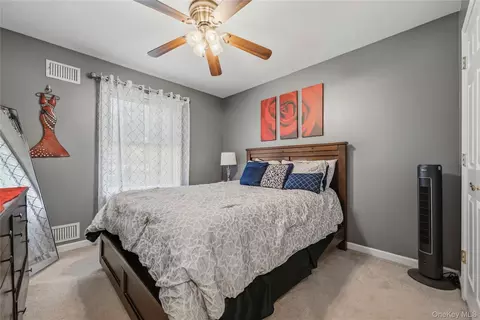 Bedroom - 18 Hickory Pl, Wallkill, NY 10941 photo 5 of 7