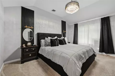 Bedroom - 18 Hickory Pl, Wallkill, NY 10941 photo 1 of 7