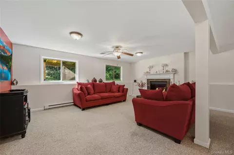 Living - 18 Hickory Pl, Wallkill, NY 10941 photo 2 of 4