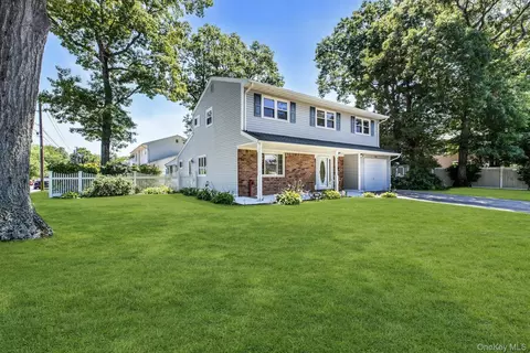 258 Lafayette Rd, West Babylon, NY 11704