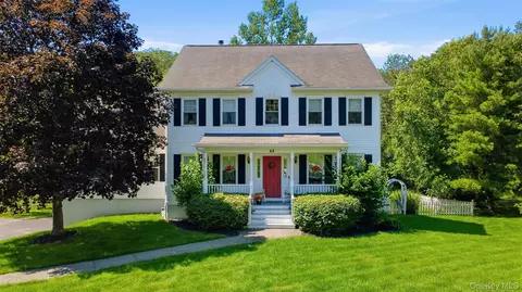 48 Reynolds Rd, Beekman, NY 12570
