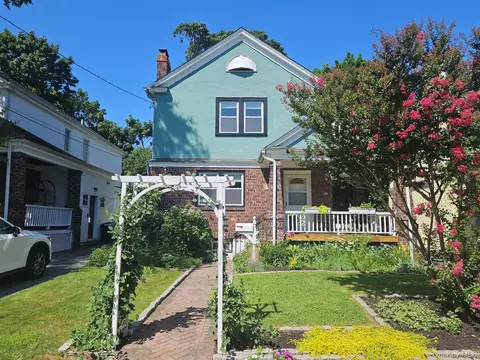 48 Hillview Ave, North Hempstead, NY 11050