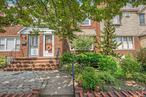 65-30 78th St, New York, NY 11379