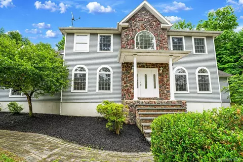 642 County Route 12, Wawayanda, NY 10958