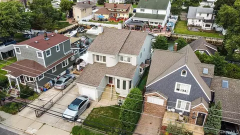 117 Gordon Pl, Freeport, NY 11520