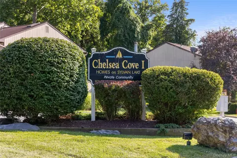 1105 Chelsea Cv S, Beekman, NY 12533