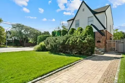 169-56 24 Ave, New York, NY 11357