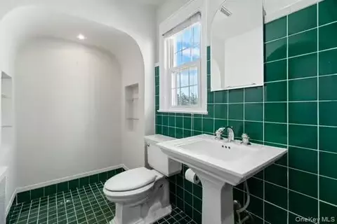 Bath - 169-56 24 Ave, New York, NY 11357 photo 3 of 4