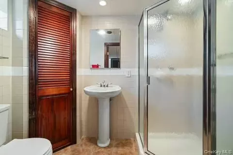 Bath - 169-56 24 Ave, New York, NY 11357 photo 4 of 4
