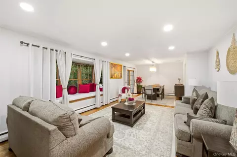 Living - 19 Eckernkamp Dr, Smithtown, NY 11787 photo 2 of 3